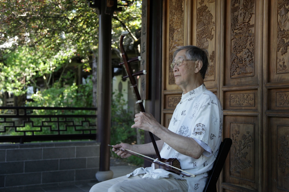 Louis Lim plays at Lan Su